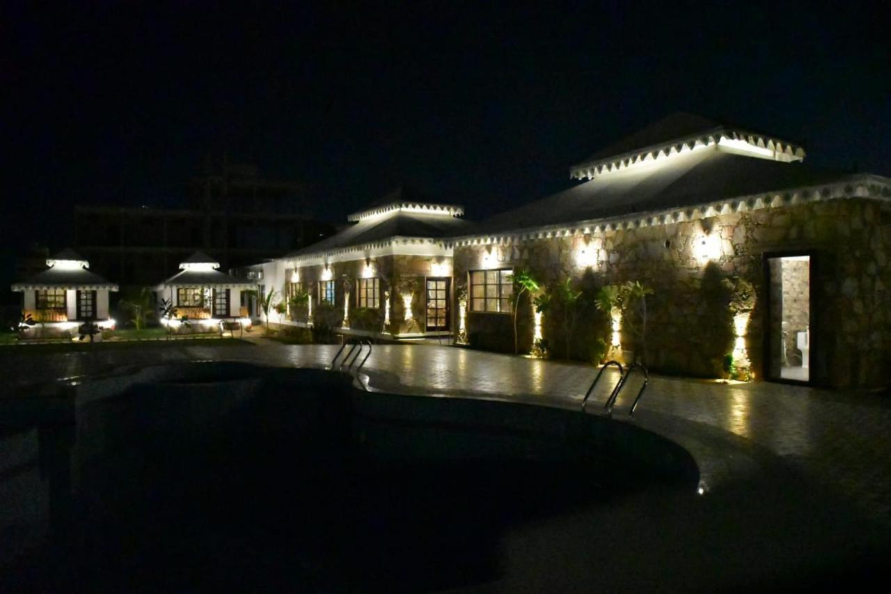 פושקאר Ananda Resort מראה חיצוני תמונה