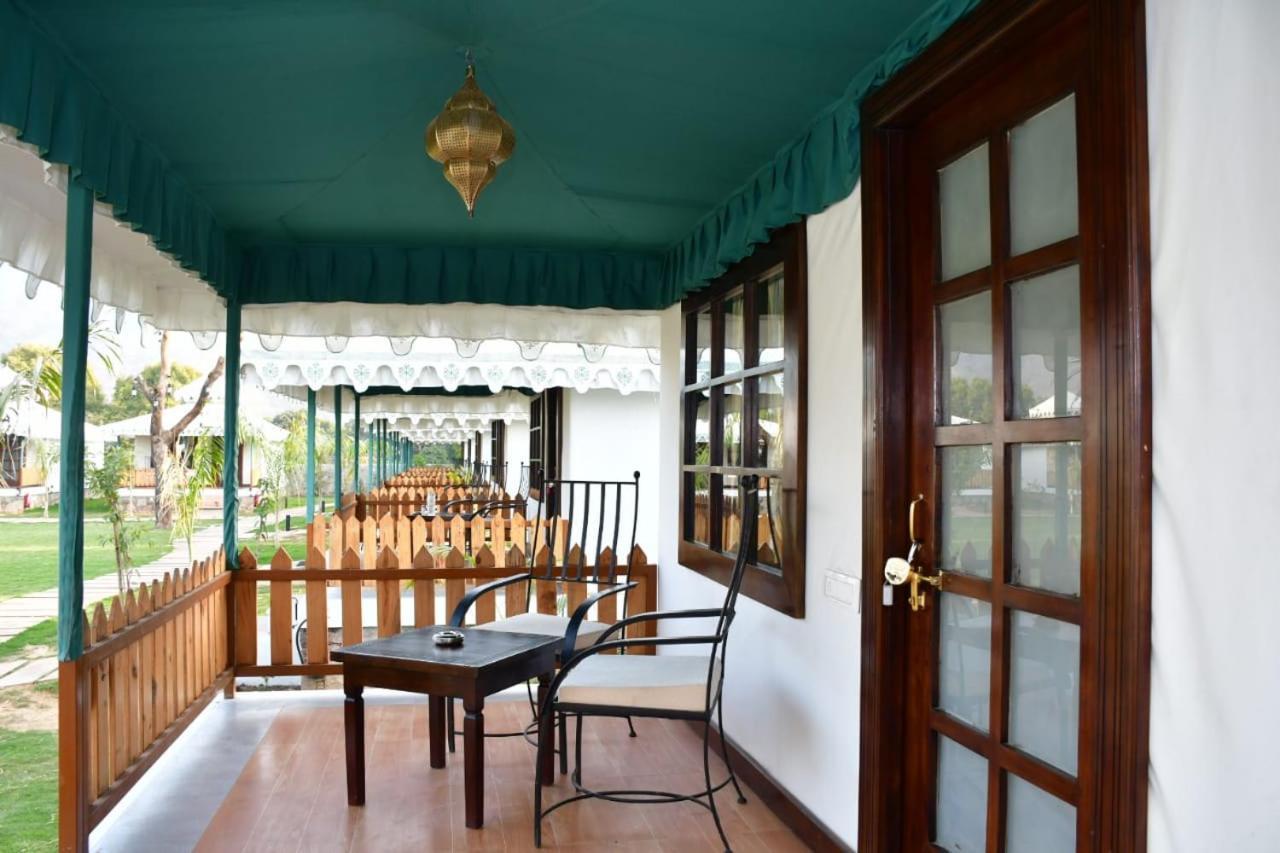 פושקאר Ananda Resort מראה חיצוני תמונה