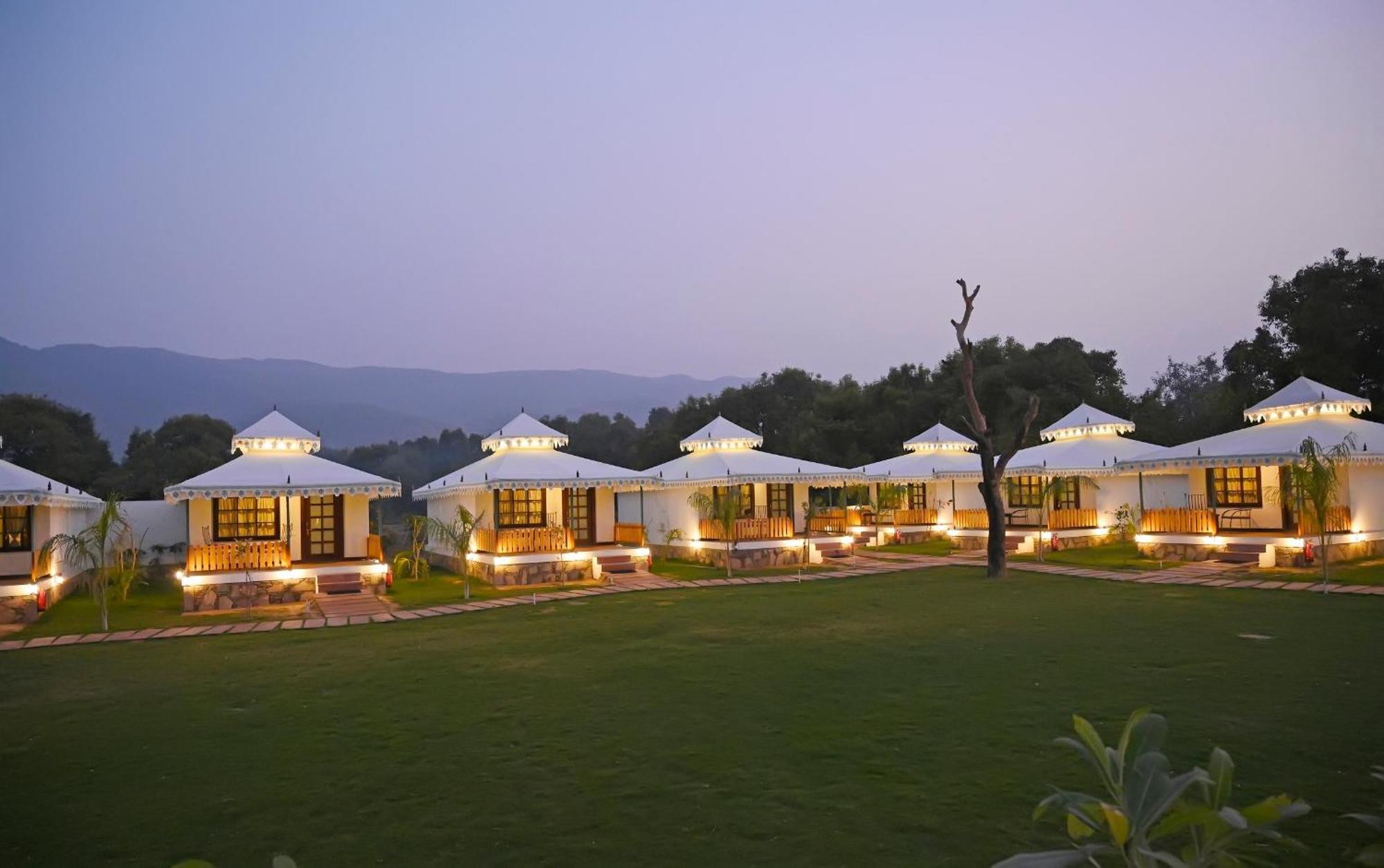 פושקאר Ananda Resort מראה חיצוני תמונה