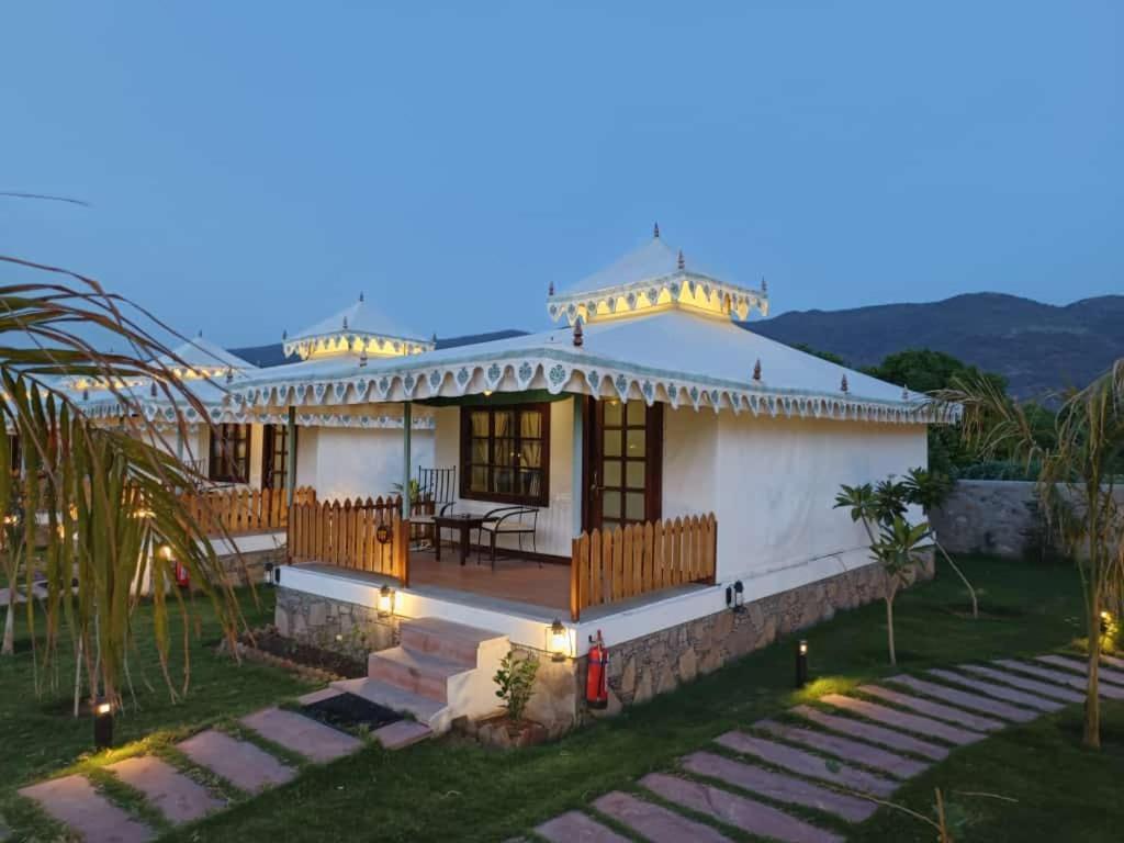 פושקאר Ananda Resort מראה חיצוני תמונה