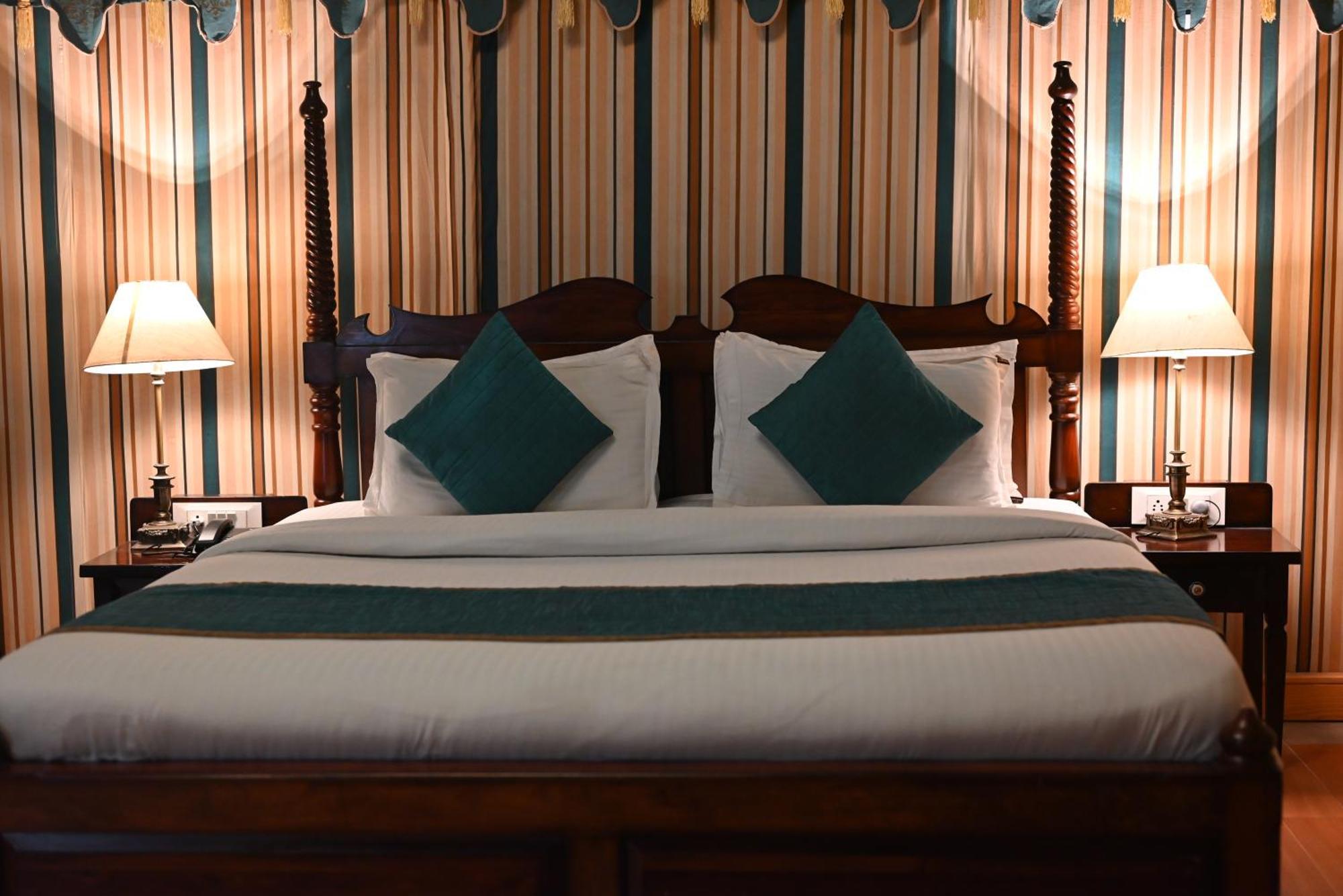 פושקאר Ananda Resort מראה חיצוני תמונה
